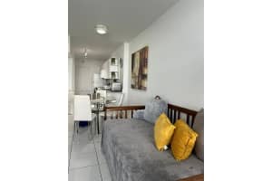 100 Lincoln Rd 437, Miami Beach