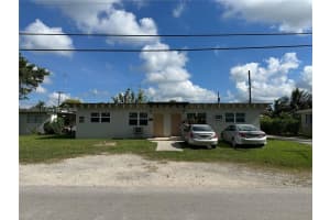 377 Nw 4th St 377, Homestead