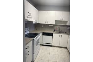 1900 W 68th St F307, Hialeah