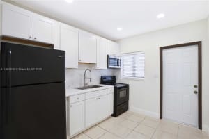 502 Nw 7th Ct 2, Hallandale Beach