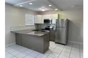 1975 Ne 135th St 3e, North Miami