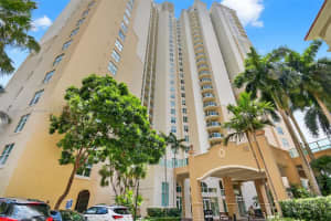 3330 Ne 190th St 1611, Aventura