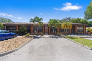 2311 Elm Ct, Pembroke Pines