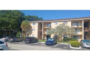 300 W Palm Cir W 105, Pembroke Pines