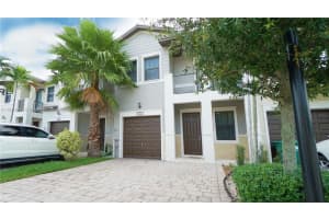 5815 Nw 104th Path, Doral