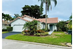 2208 Charleston 2208, Weston