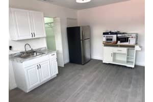 448 E 40th St 1, Hialeah