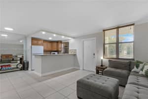 2300 Ne 10th St 104-b, Pompano Beach
