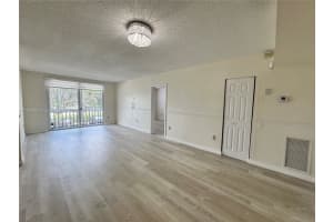 6701 Nw 169th St B207, Hialeah