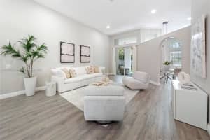2587 Jardin Ct, Weston