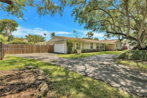 8261 Sw 165th Ter, Palmetto Bay