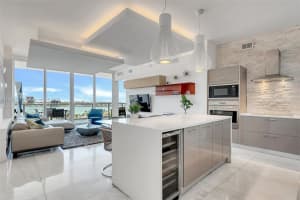 2020 N Bayshore Dr 1006, Miami