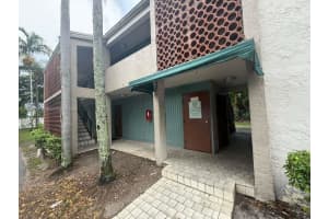 4220 Inverrary Blvd 99b, Lauderhill