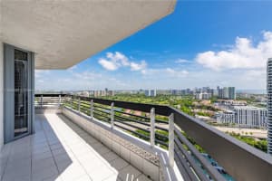 3530 Mystic Pointe Dr 3206, Aventura