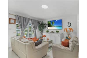 3880 Nw 5th St, Lauderhill
