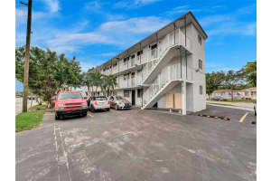 14190 W Dixie Hwy 3, North Miami