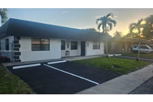 7640 Sw 10th St B, North Lauderdale