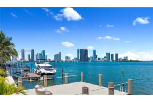 1111 N Venetian Dr, Miami
