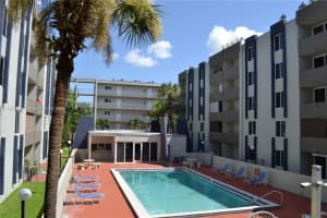 10000 Nw 80th Ct 2219, Hialeah Gardens