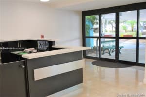919 Hillcrest Dr 306, Hollywood