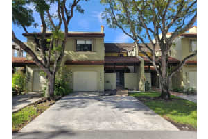 9944 Costa Del Sol Blvd B-90, Doral