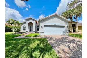 4451 Laurel Pl 4451, Weston