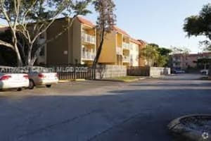 5201 Geneva Way 211, Doral