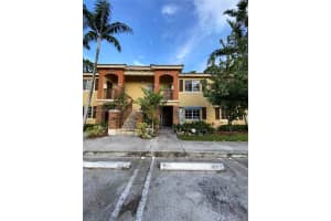 975 Ne 34th Ave 203, Homestead