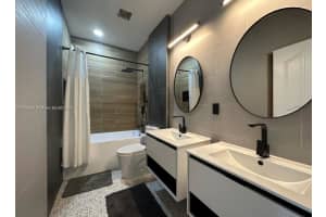 8042 Nw 114th Pl 8042, Doral