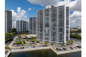 20515 E Country Club Dr 746, Aventura