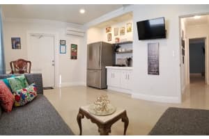4122 N Circle Dr, Hollywood