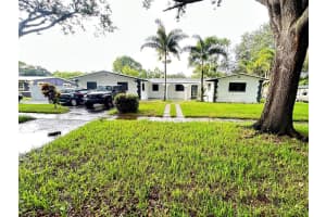 4661 Nw 4th St 1, Plantation