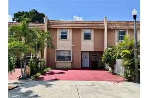 890 W 81st Pl 890, Hialeah