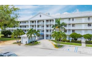 2441 S Village Blvd 402, West Palm Beach