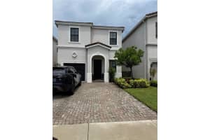 679 Ne 193rd St, Miami