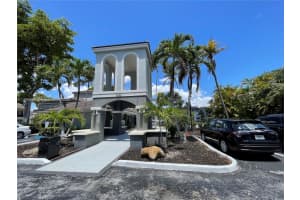 7055 Nw 179th St 204, Hialeah