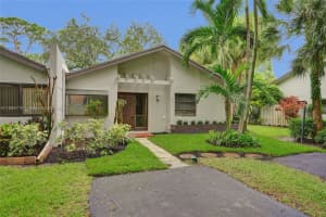 3821 N Arelia Dr N, Delray Beach