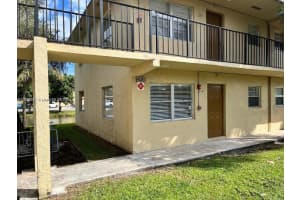 406 Lakeside Dr 117, Margate