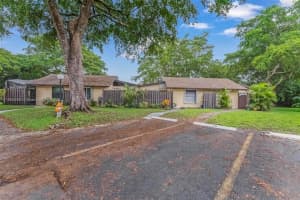 137 Essex Rd 3-28, Hollywood