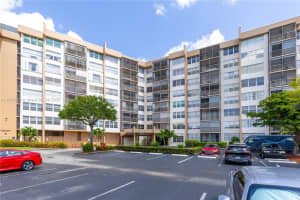 1000 Saint Charles Pl 319, Pembroke Pines