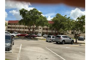 2600 W Sunrise Lakes Dr 305, Sunrise