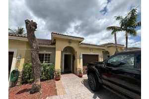 3279 Ne 11th Dr, Homestead