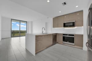 2000 Metropica Way 807, Sunrise