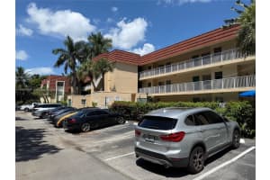 1300 Moffett St 308, Hallandale Beach