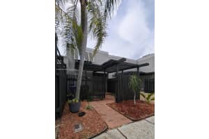 1584 Nw 113th Way, Pembroke Pines