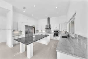 10703 Sw 84th Ave, Miami