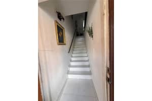 6411 W 27th Way 201, Hialeah