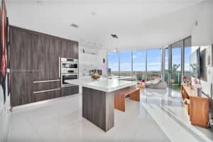 851 Ne 1st Ave 3910, Miami