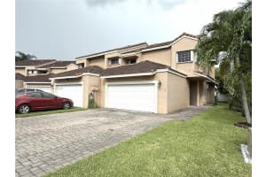 19135 Nw 82nd Cir Ct 23r, Hialeah