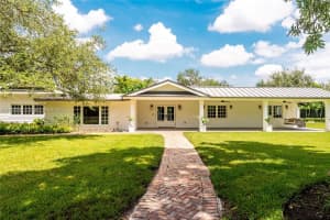 8845 Sw 116th St, Miami